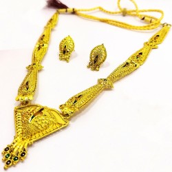 Latest Gold Triangular Set, Peacock Design with Earrings
