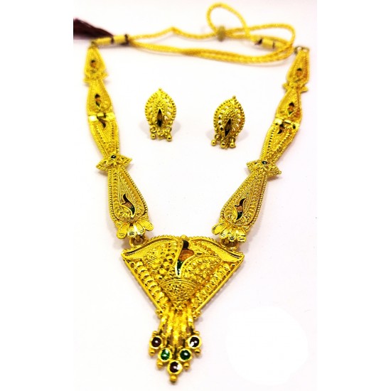 Latest Gold Triangular Set, Peacock Design with Earrings