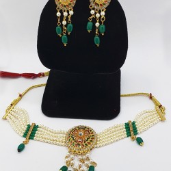 Green Emerald Pearl Neck Set with Earrings